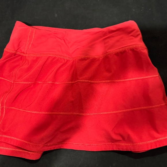 Lululemon Size 2 Red Shorts in excellent condition - Picture 1 of 4